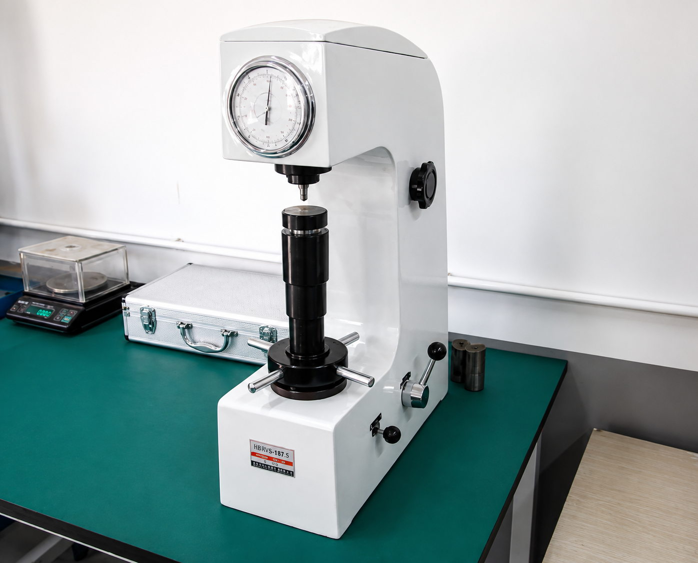 High strength metal material testing